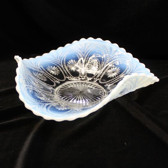 Vintage Northwood Opalescent Blue Glass Dish Ruffled Edge Spokes & Wheel Pattern - Picture 2 of 5